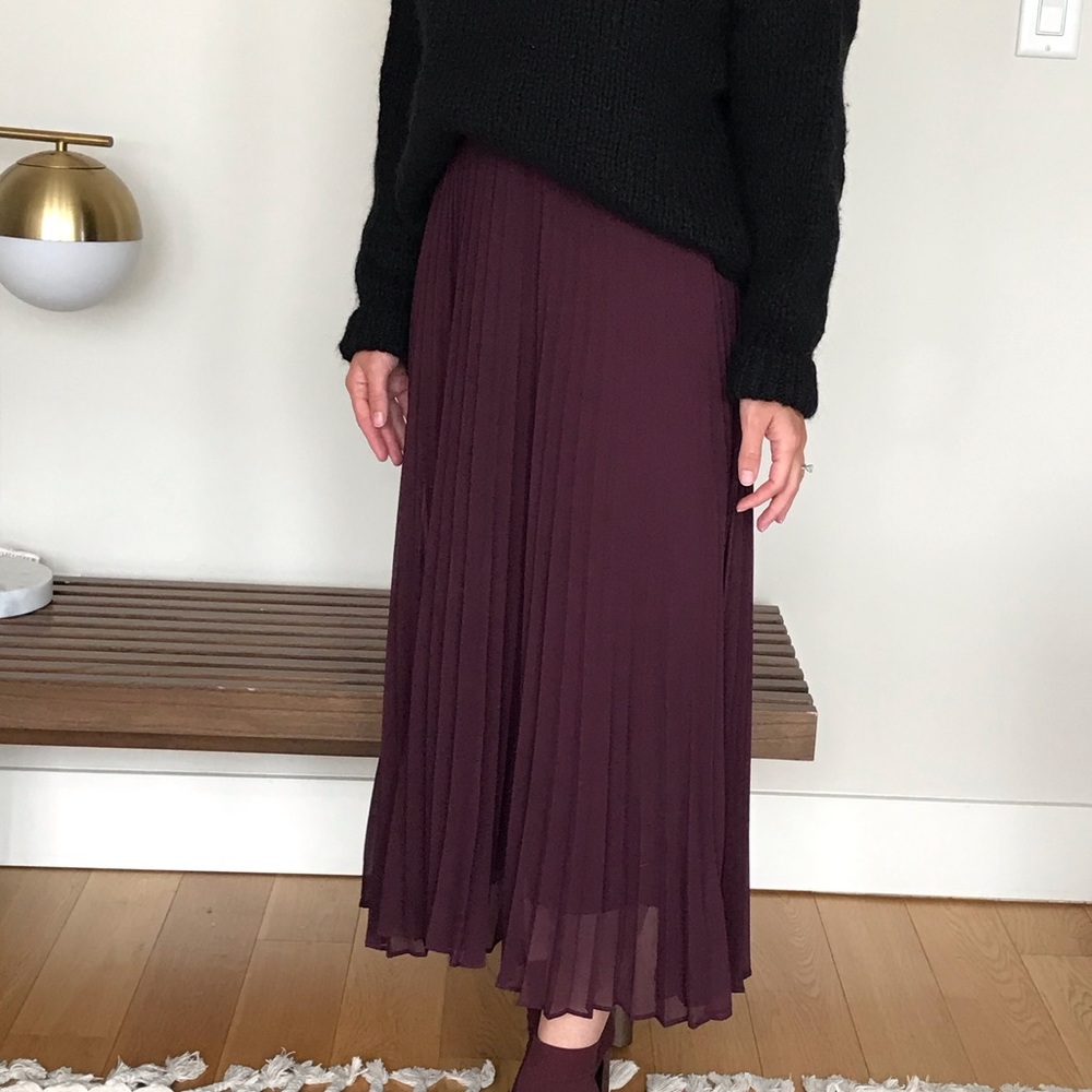 Babaton (Aritzia) Plum Skirt